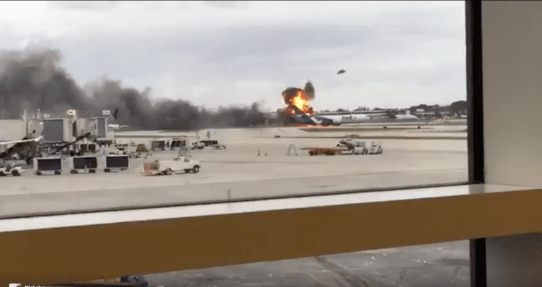 Explota un avión de FedEx en aeropuerto de Florida; segundo incidente este viernes