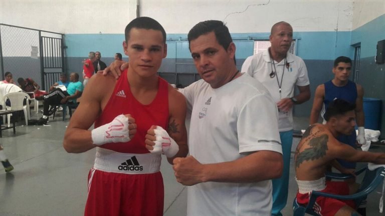 David “medallita” Jiménez logra clasificar al Mundial de Boxeo