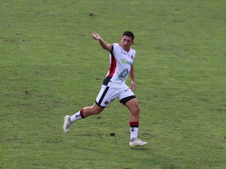 Alajuelense evitó la derrota ante Municipal de Guatemala