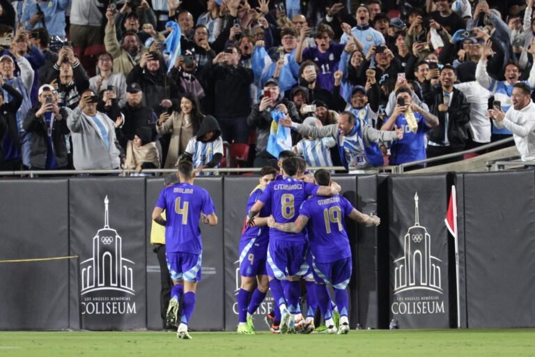 3-1. Argentina saca su orgullo, supera susto y sin Messi doblega a Costa Rica