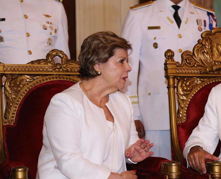 Embajadora en República Dominicana renuncia a petición del 